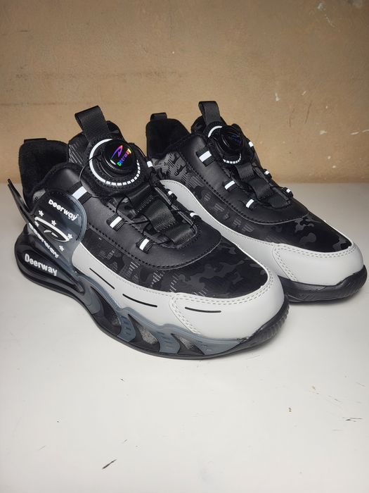 Кроссовки Deerway