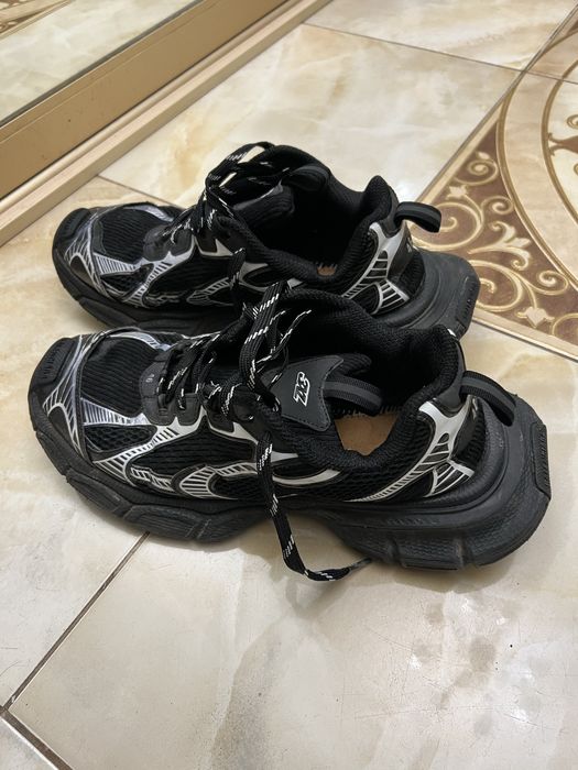 Продам кроссовки мужские