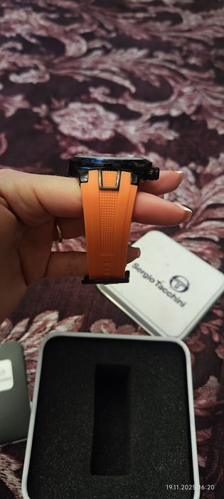 Часовник Sergio Tacchini