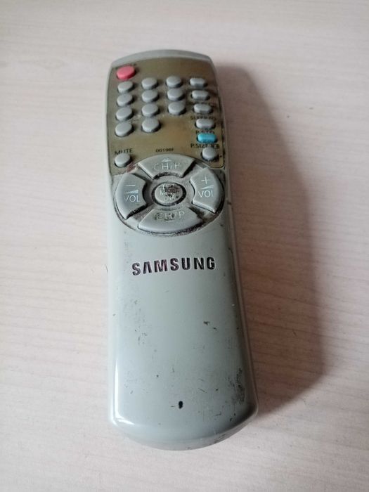 телевизор Samsung CS-21S1R