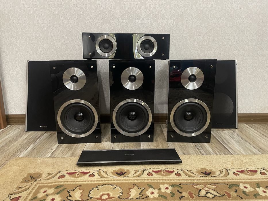 Комплект аккустики для домашнего кинотеатра