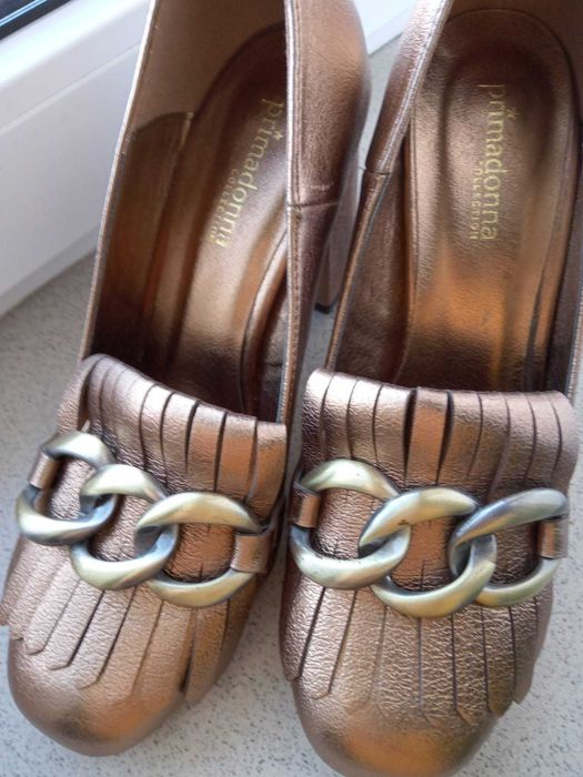 Pantofi cu toc gros, culoare auriu