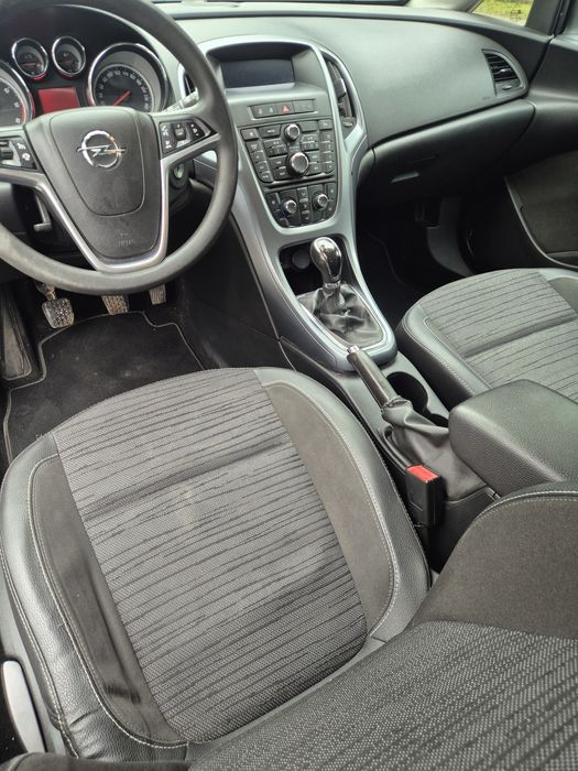 Opel Astra J 1.6 Diesel-2016 !!