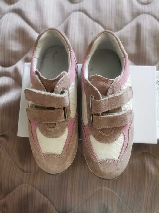 Спортни обувки за момиченце