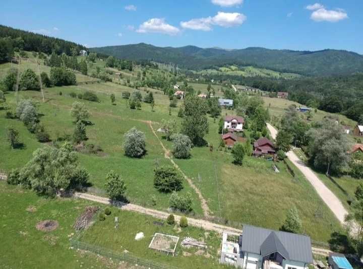 Teren 1237 mp Zona Poduri Trăisteni Prahova