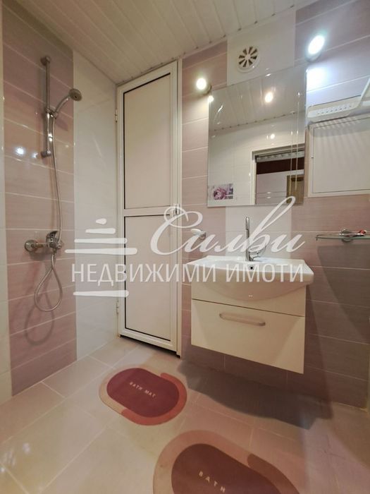 Тристаен ТУХЛЕН обзаведен апартамент - кв. ЦЕНТЪР