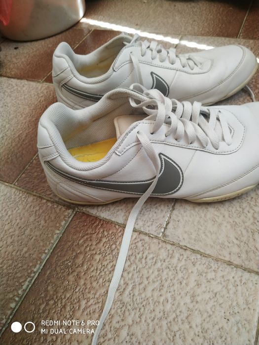 Маратонки Nike 42