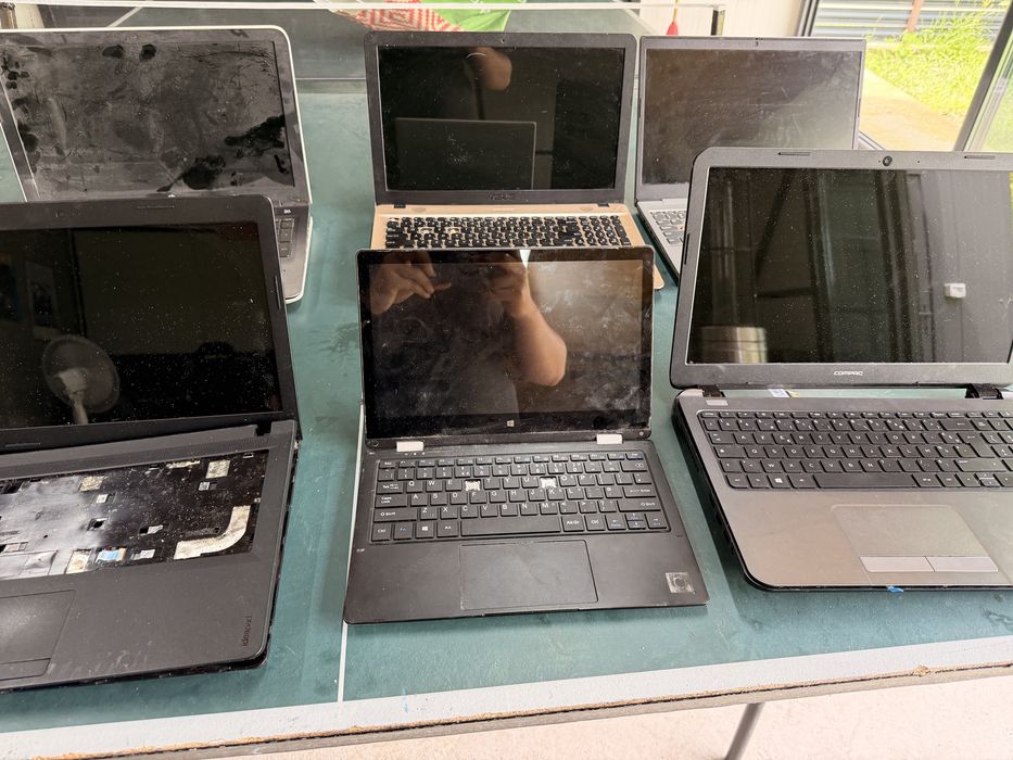 vandute ! Lot Laptopuri NeTestate Pt Piese HP, Lenovo,Asus, GeoMicrosoft,Compaq