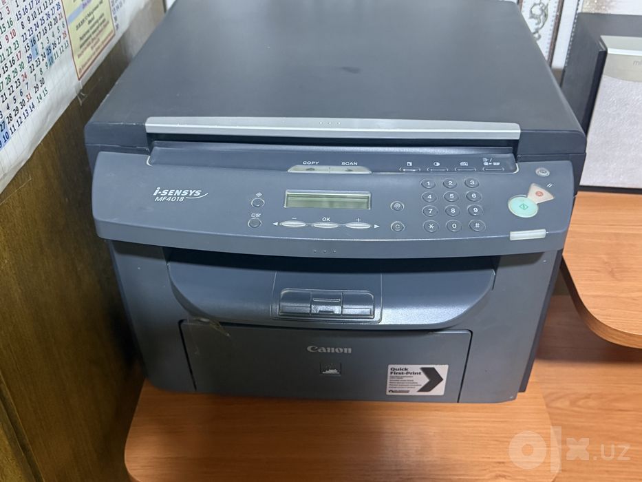 Kompyuter kompyuterniy stol mebel kolonka printer kserokopiya