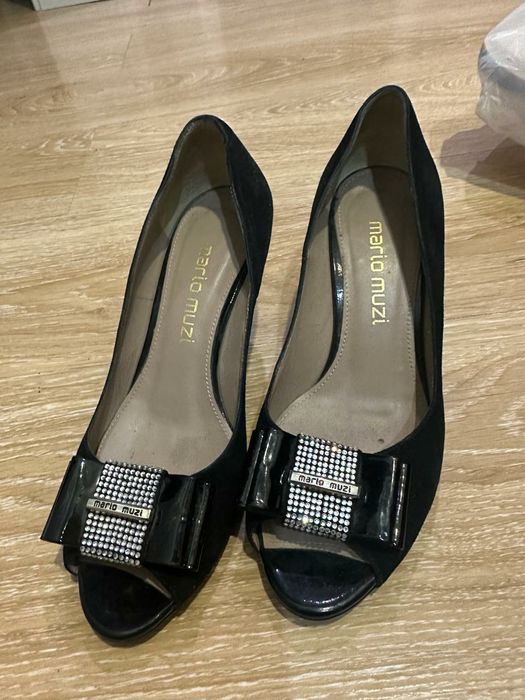 Продам боты и туфли