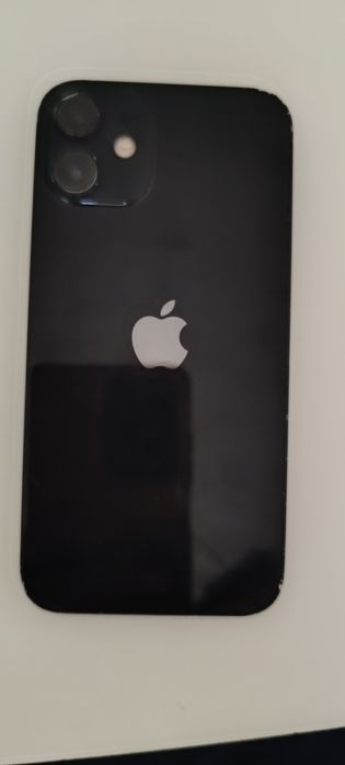 Iphone 12 mini , functionează, dar  are defect la ecran