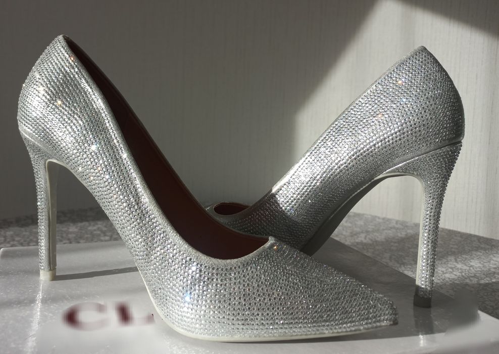 Туфли со стразами