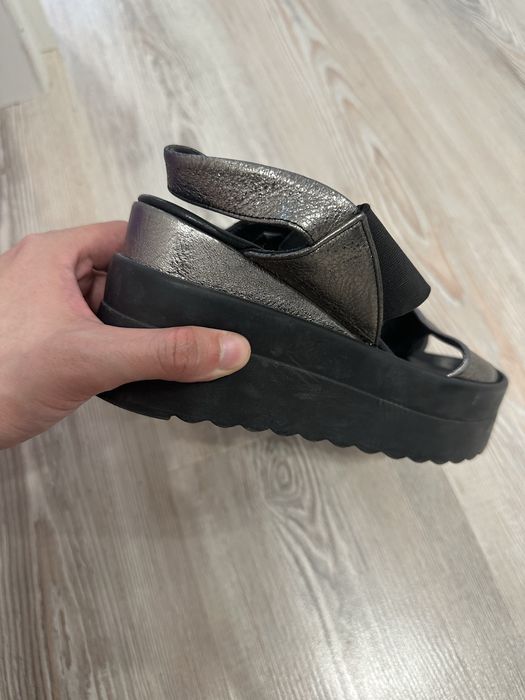 Босоножки женские