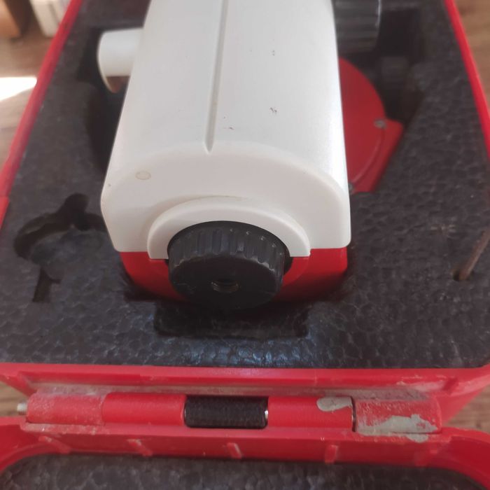 Нивелир оптический