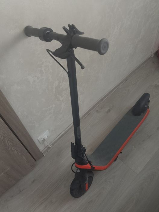 Vând trotinetă electrică segway ninebot 950 sau 1000 de lei