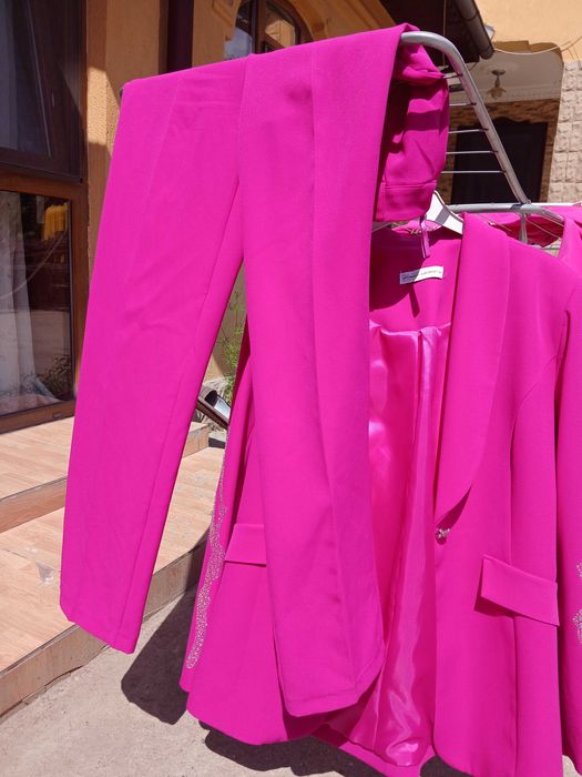 Compleu fucsia deosebit