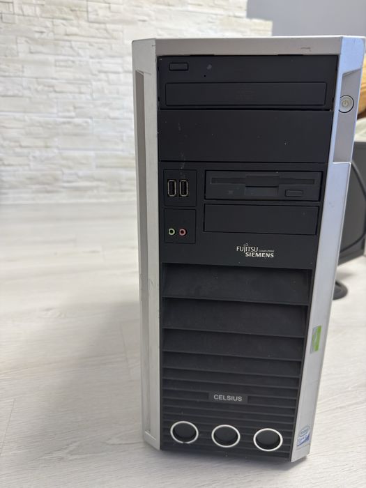 Sistem PC Retro Fujitsu Siemens + Monitor Daewoo (Funcțional)