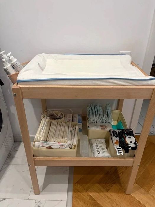 Masa de infasat Ikea Sniglar + saltea Vadra + 3 salopete 6-9m BluKids