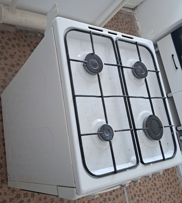 Продам газовую плиту