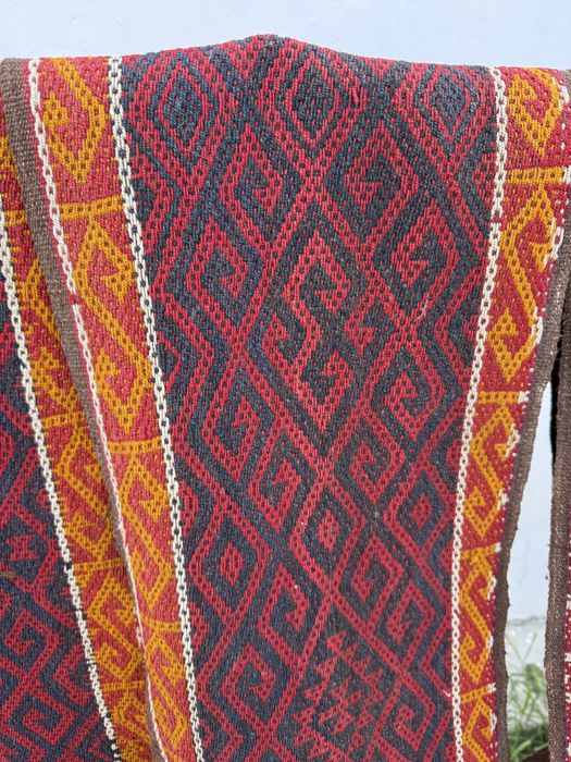 Басқұр сатылады.