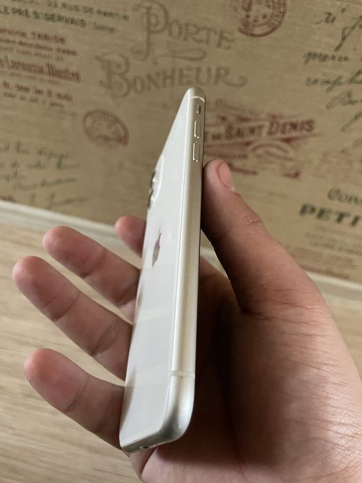 Обменяю айфон 11