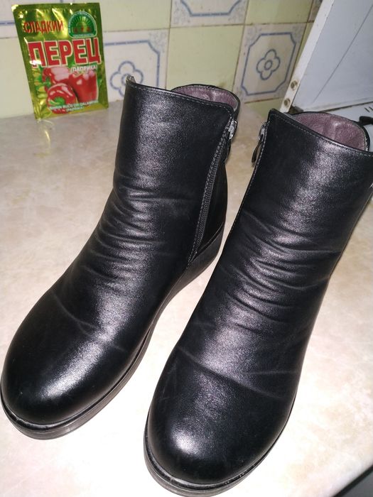 Женские ботинки, на замочках