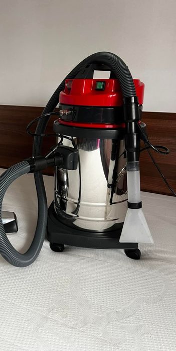 Aspirator profesional injecție-extracție spălare tapițerie/covoare  aproape nou