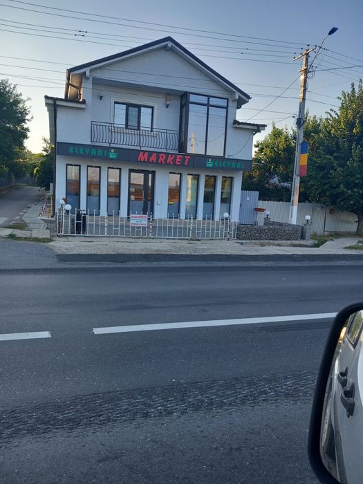Cladire cu spatiu comercial + ap 2 camere la etaj