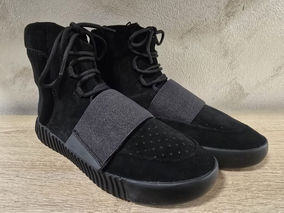 ADIDAS YEEZY 750 Triple Black