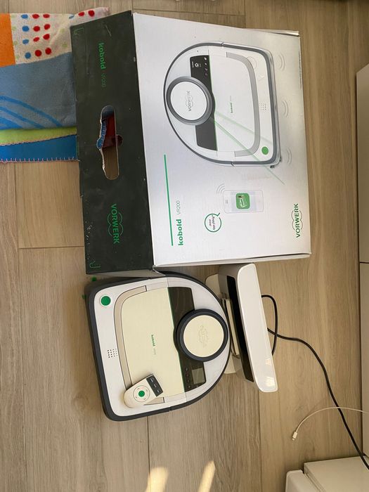 Aspirator robot Vorwerk Kobold VR200