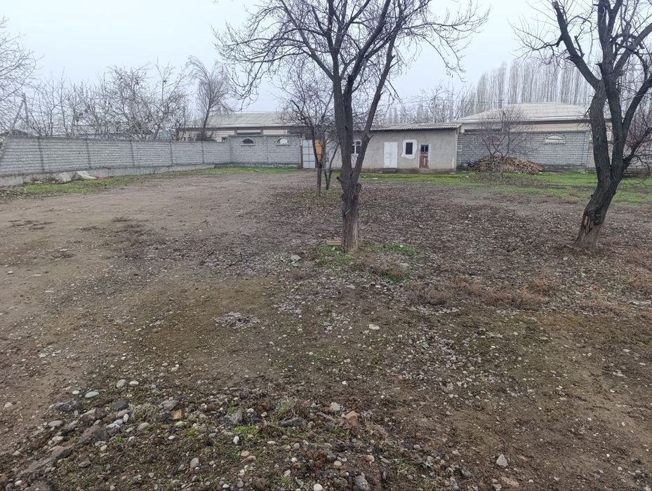 Орта сарой да йер участка сотилади