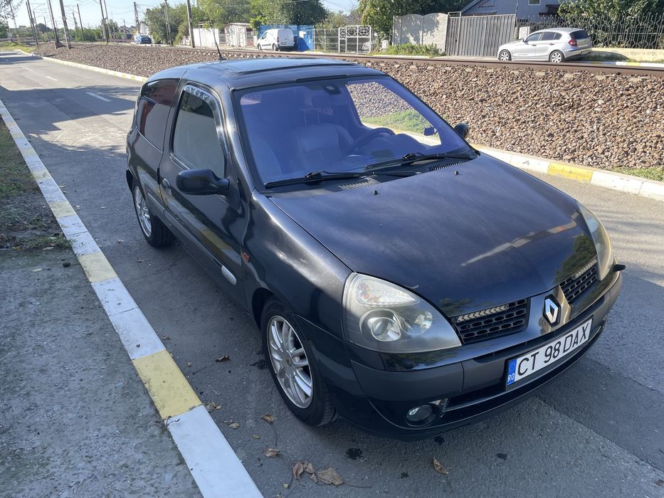 Renault Clio 2002, 3 usi, 1.5dci, 82cp, Initiale Paris