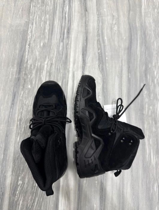 Bocanci tactici Lowa