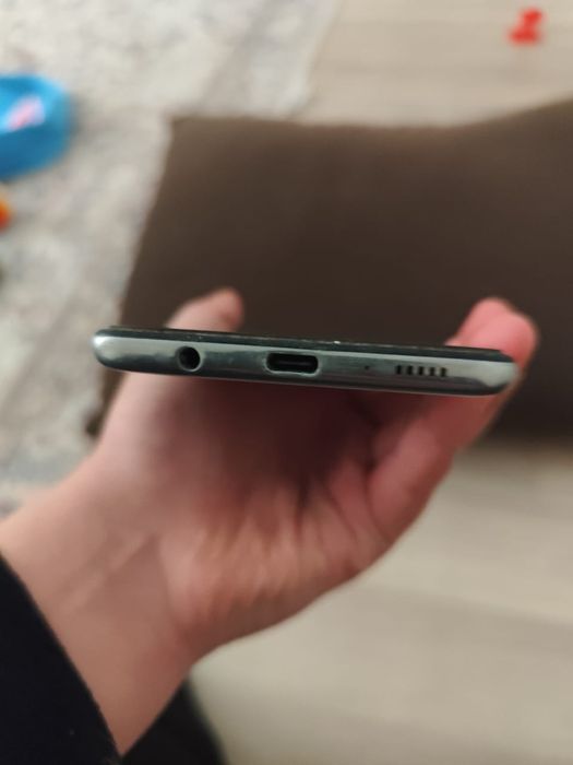 Самсунг а71 продам