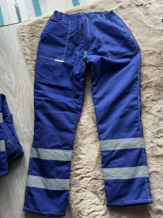 Pantaloni de lucru matlasati si simpli