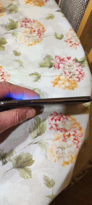 Продавам смартфон Samsung j5 2015