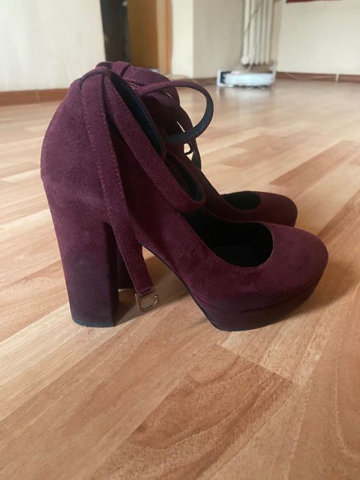 Замшевые туфли бордовые