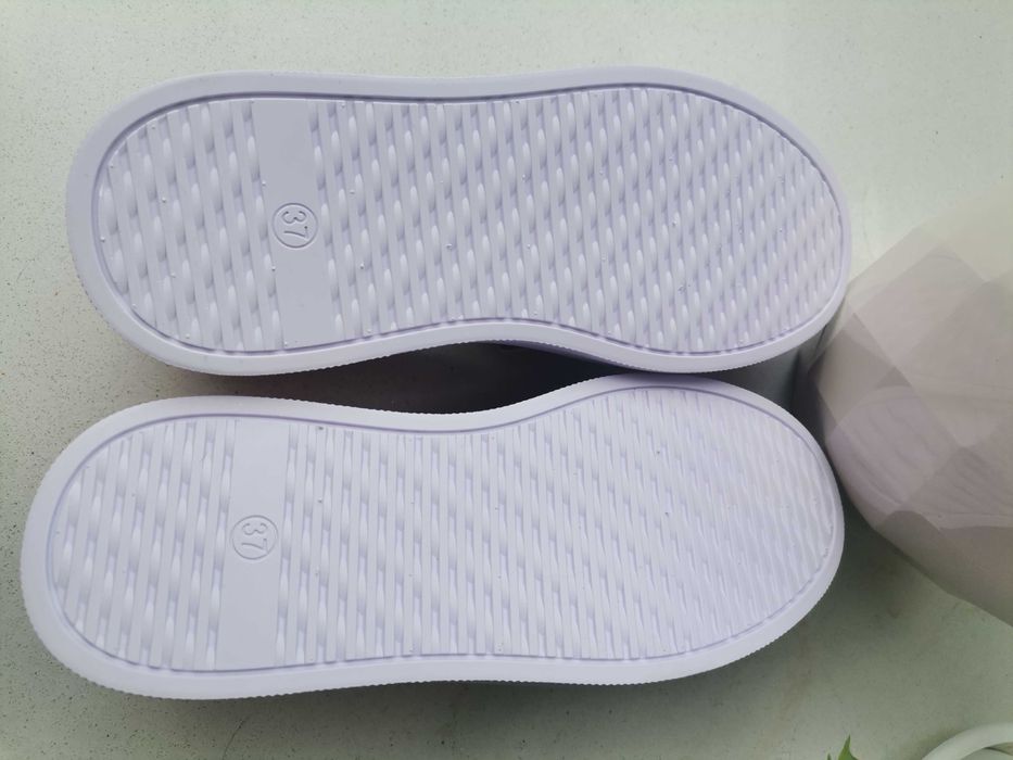 Нови Лоуфъри, велур