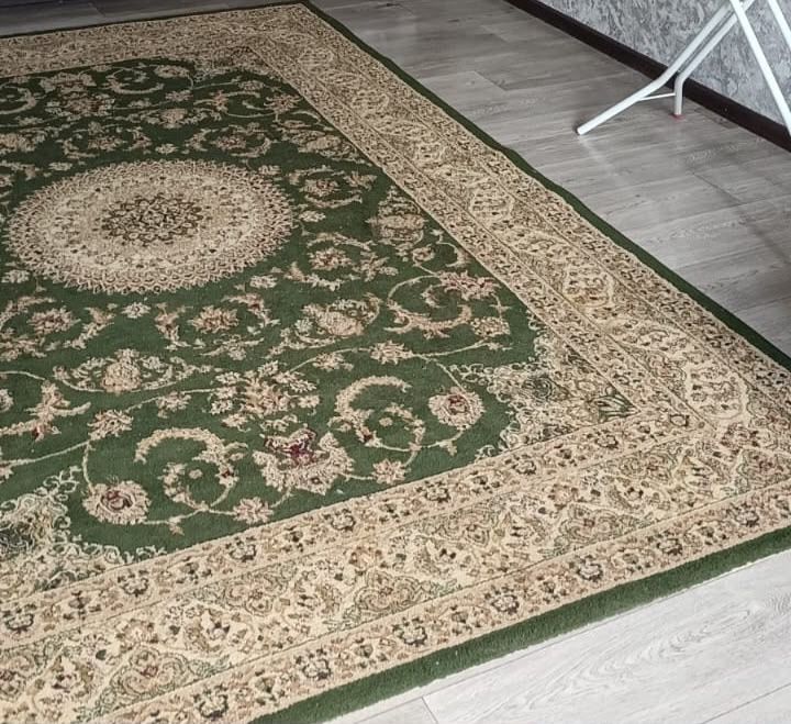 Продам Ковёр 2*3