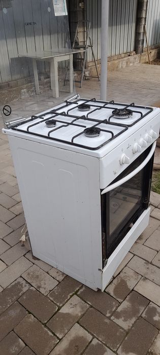 Продам газ плиту