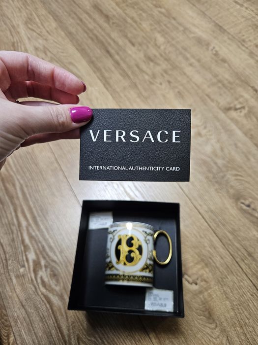 Cana din portelan, 300 ml, Virtus Alphabet B - Versace