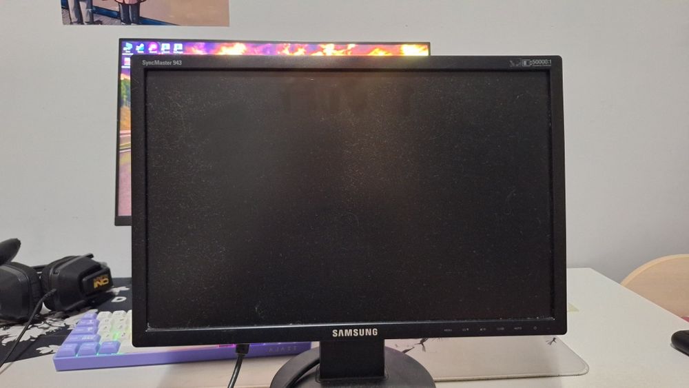 Продам монитор для пк