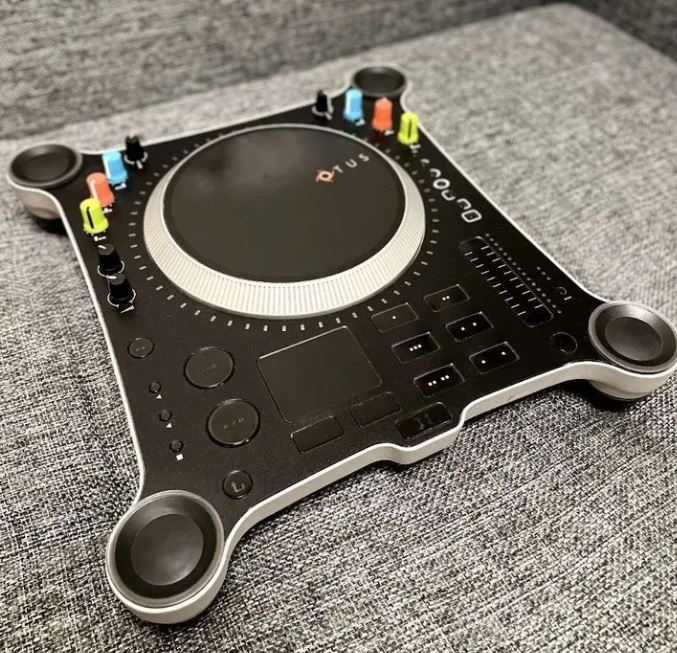 EKS Otus DJ MIDI-контроллер с аудио картой