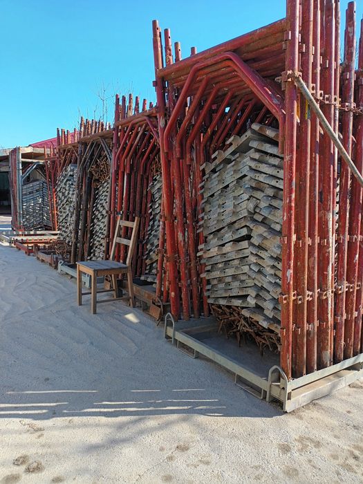 Se vinde schela completa