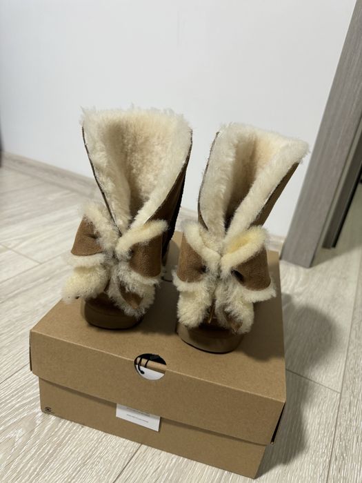 UGG dama model deosebit