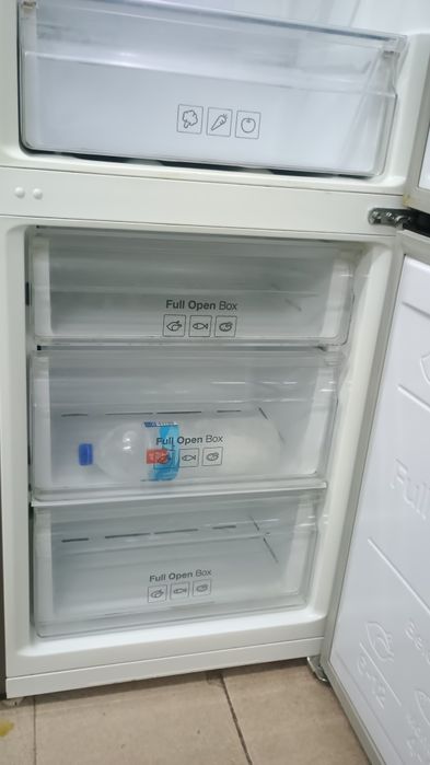 Хладилник с фризер Samsung inverter