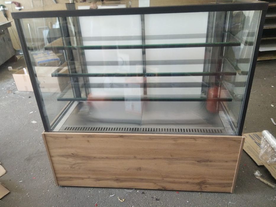 Кондитерские холодильные витрины