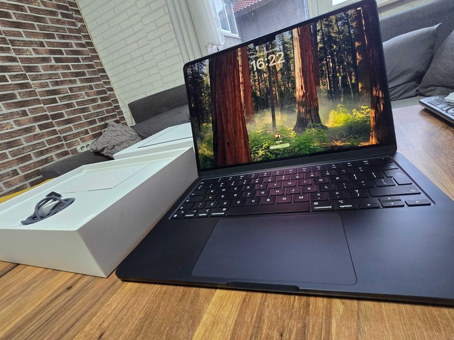 НОВ Macbook air m3 16GB БАТ - 100% Гаранция до 11.2027