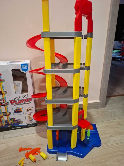 Гараж-писта и интерактивно куче Самби