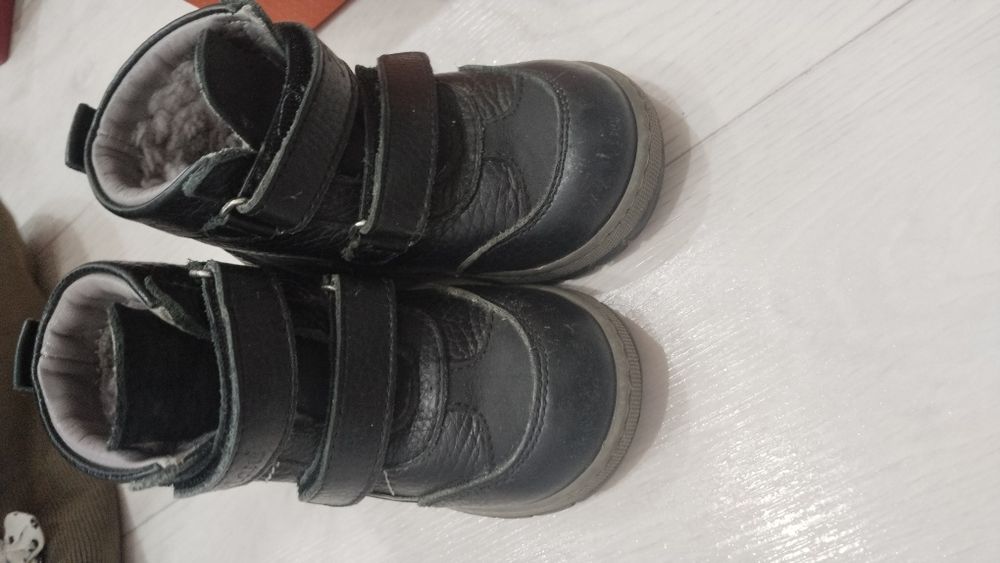 Продам детскую обувь, сапоги зимние